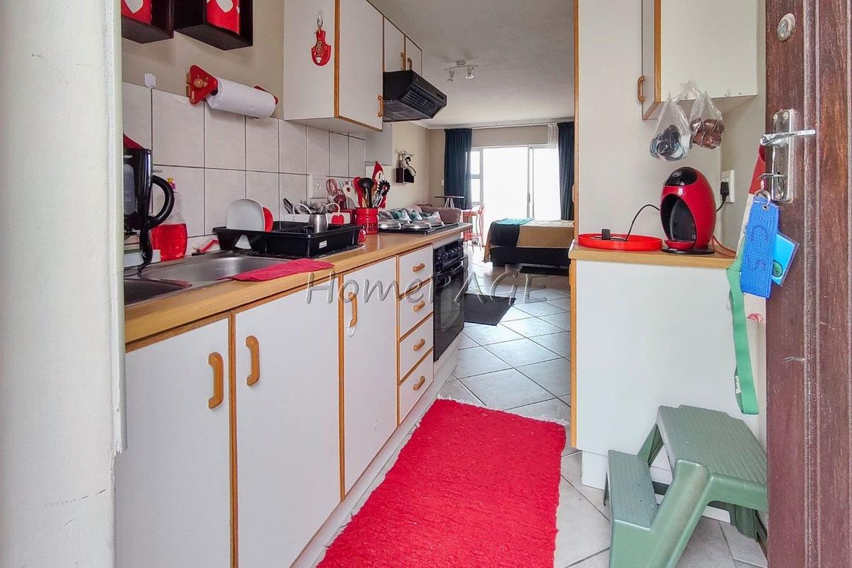 Long Beach, Walvis Bay:  Bachelor unit for sale - Photo 4