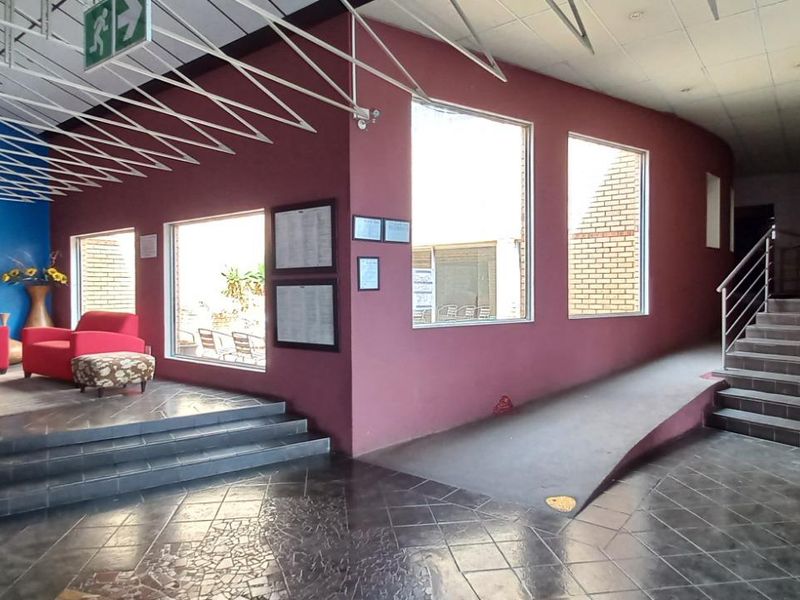 7,727m2 Industrial Warehouse To Let in Meadowdale - Photo 5