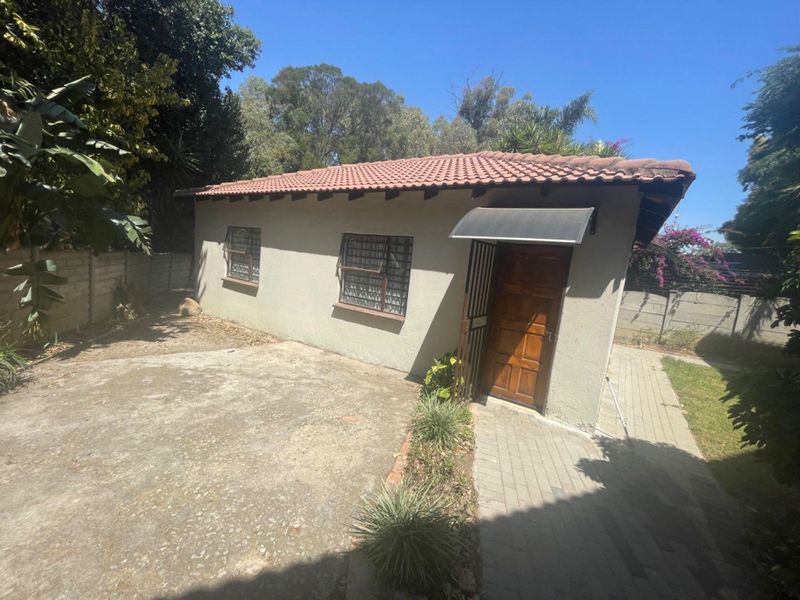 2 Bedroom garden cottage to rent - Glen Marais - Photo 10