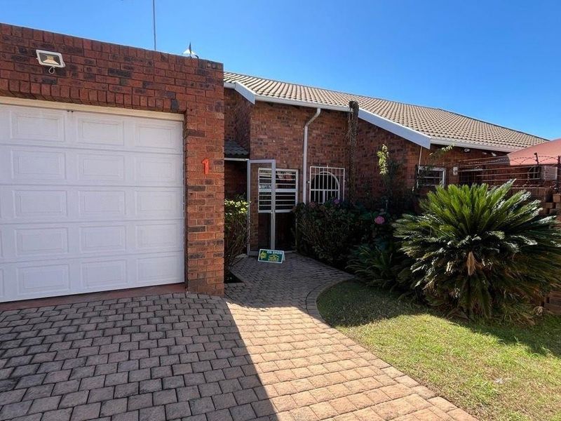 Townhouse For Sale in Mayberry Park, Alberton - Photo 1