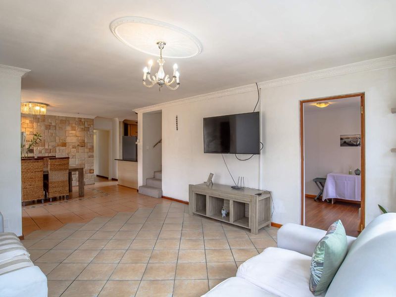 A Rare Gem in the Heart of Diep River - Photo 7