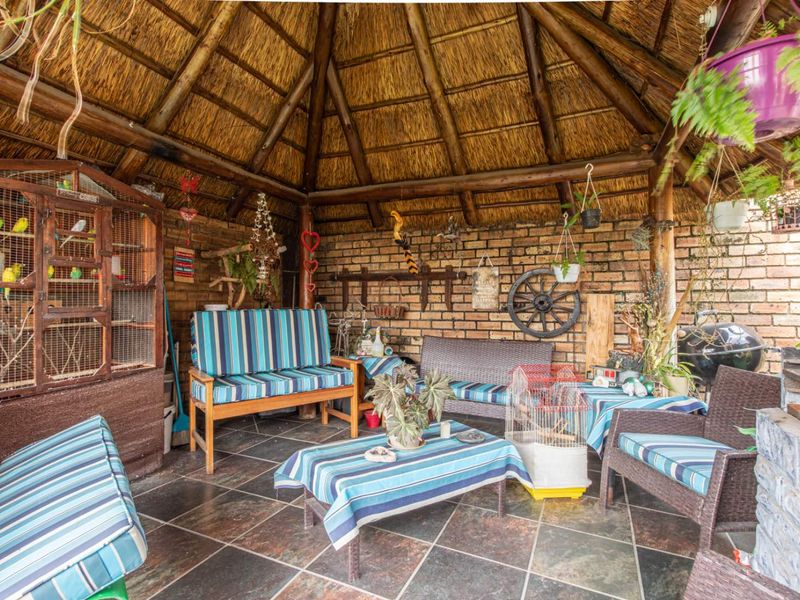 Charming Duplex with Modern Comforts in Pristine Condition - Photo 6