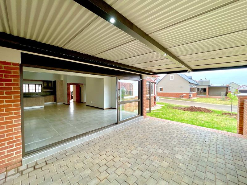 **NEW DEVELOPMENT - 3 Bedroom Townhouses in The Village, Waterlake Farm Estate and Stables – Where Nature Meets Luxury** - Photo 3