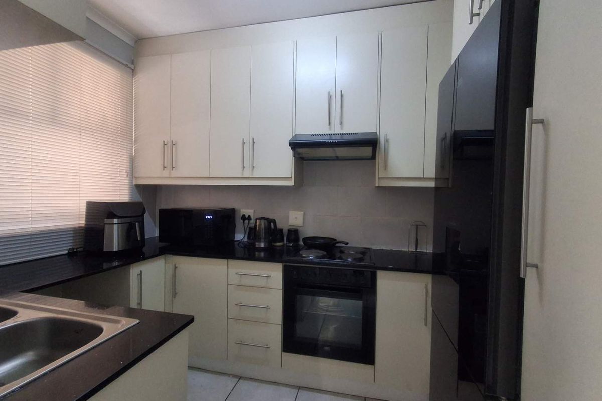 Charming 1-bedroom apartment in Windsor West - Photo 2