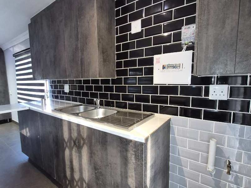 BACHELOR COTTAGE FLAT TO RENT IN BIRCHACRES - Photo 7