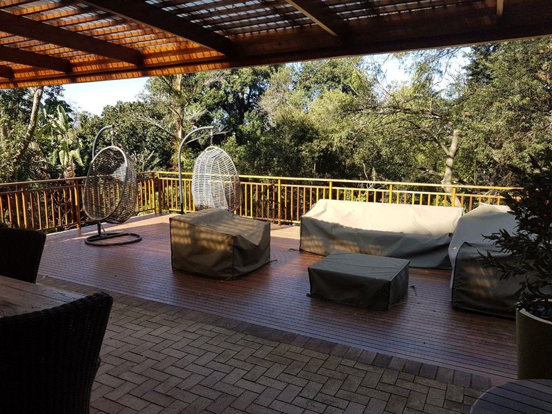 Modern Luxury & Peace of Mind in Prestigious Cowies Hill Estate - Photo 3