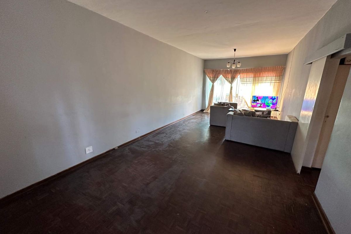 COZY GROUND FLOOR APARTMENT IN SECURE COMPLEX - Photo 5