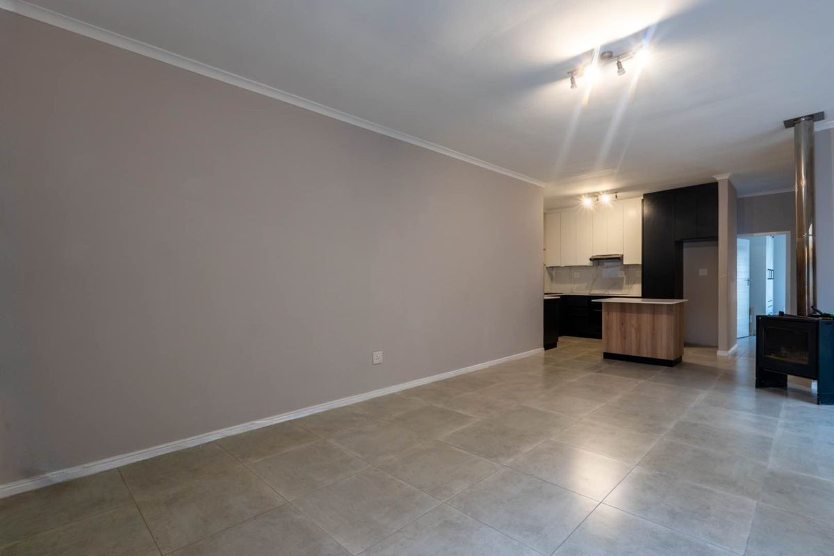 2 Bedroom Townhouse - Photo 2