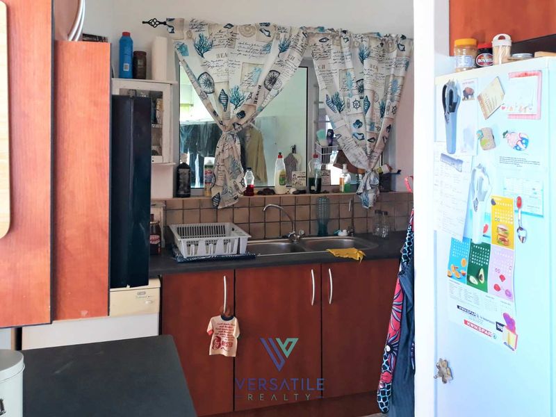 Enlightened 4 Bedroom Home. - Photo 8