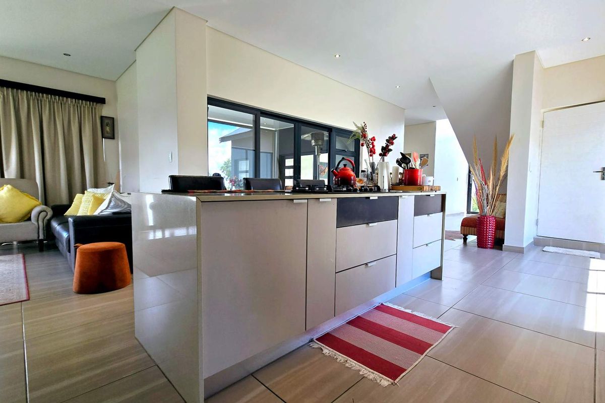 Elegant Double-Storey Home for Sale in The Hills Game Reserve Estate - Photo 5