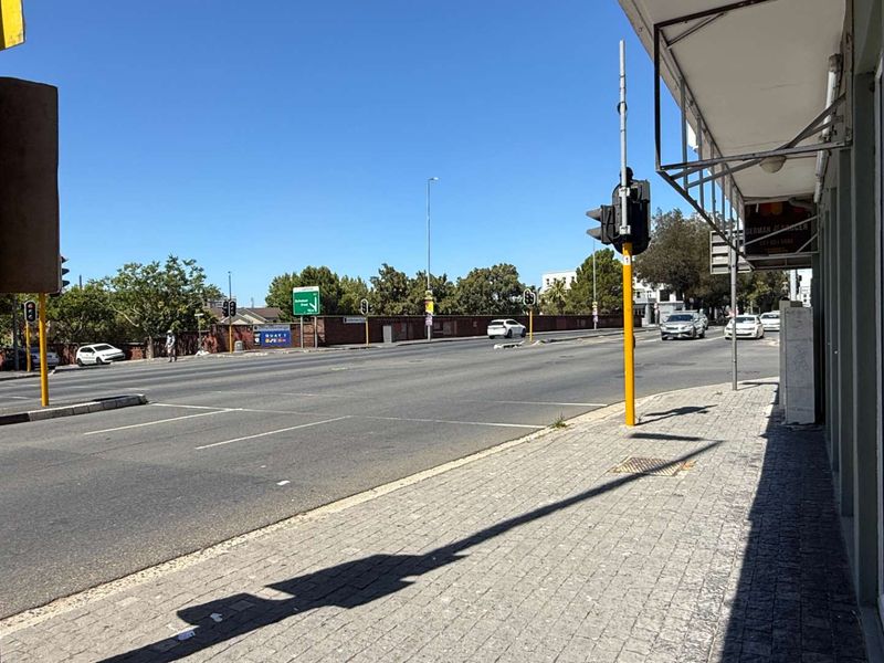 272m2 retail unit to let in Gardens - Photo 4