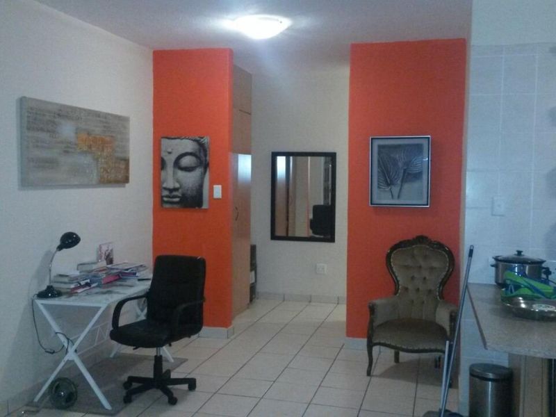 2 bedrooms Townhouse for sale in NORKEM PARK EXT 2 - Photo 2