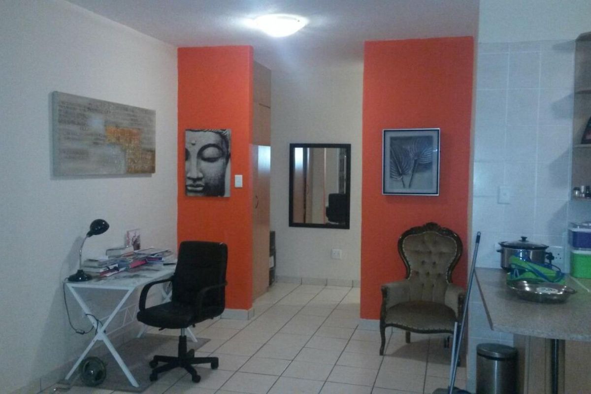 2 bedrooms Townhouse for sale in NORKEM PARK EXT 2 - Photo 2