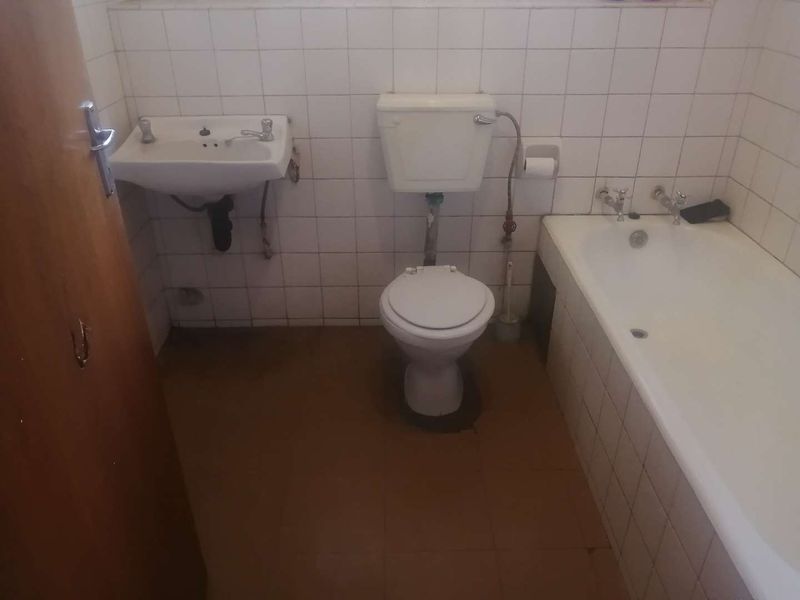 2 bedroom flat in Pretoria west - Photo 9