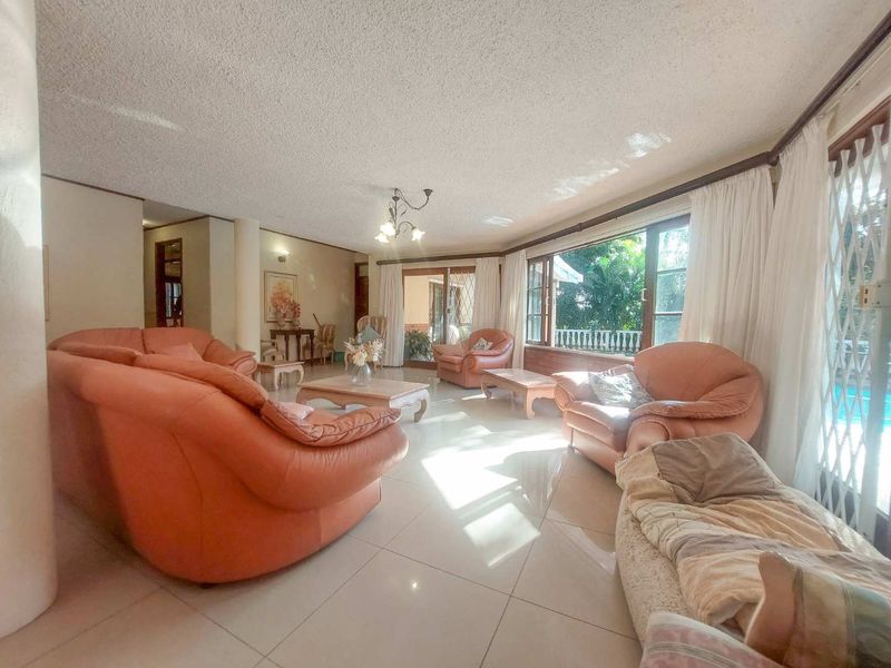 Expansive 4 bedroom home in prime Glen Hills! - Photo 6