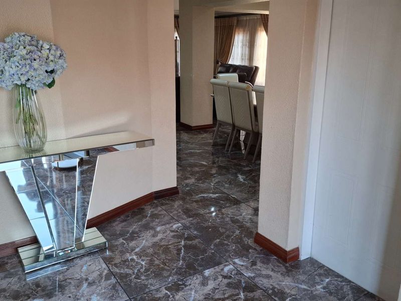 Spacious Double-Storey Home in New Market Park Awaits You! - Photo 2