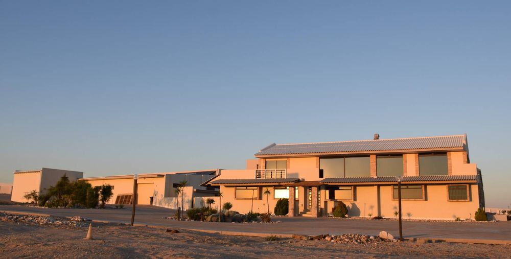 main house exterior view