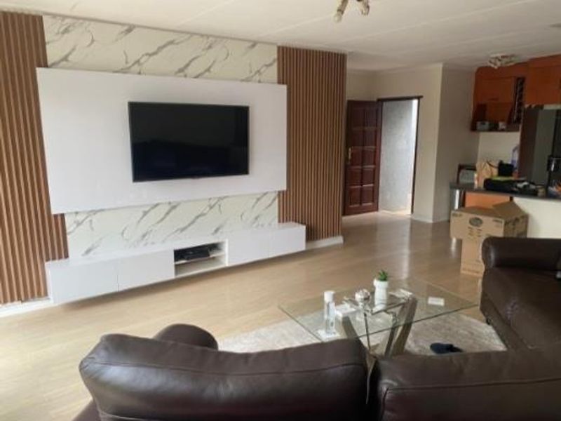 Garden Simplex Two Bedroom Two Bathroom Apartment For Sale - Photo 3