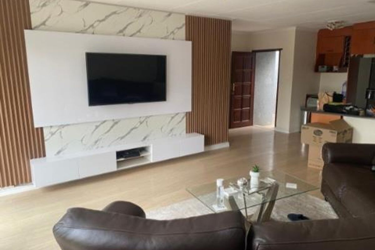 Garden Simplex Two Bedroom Two Bathroom Apartment For Sale - Photo 3