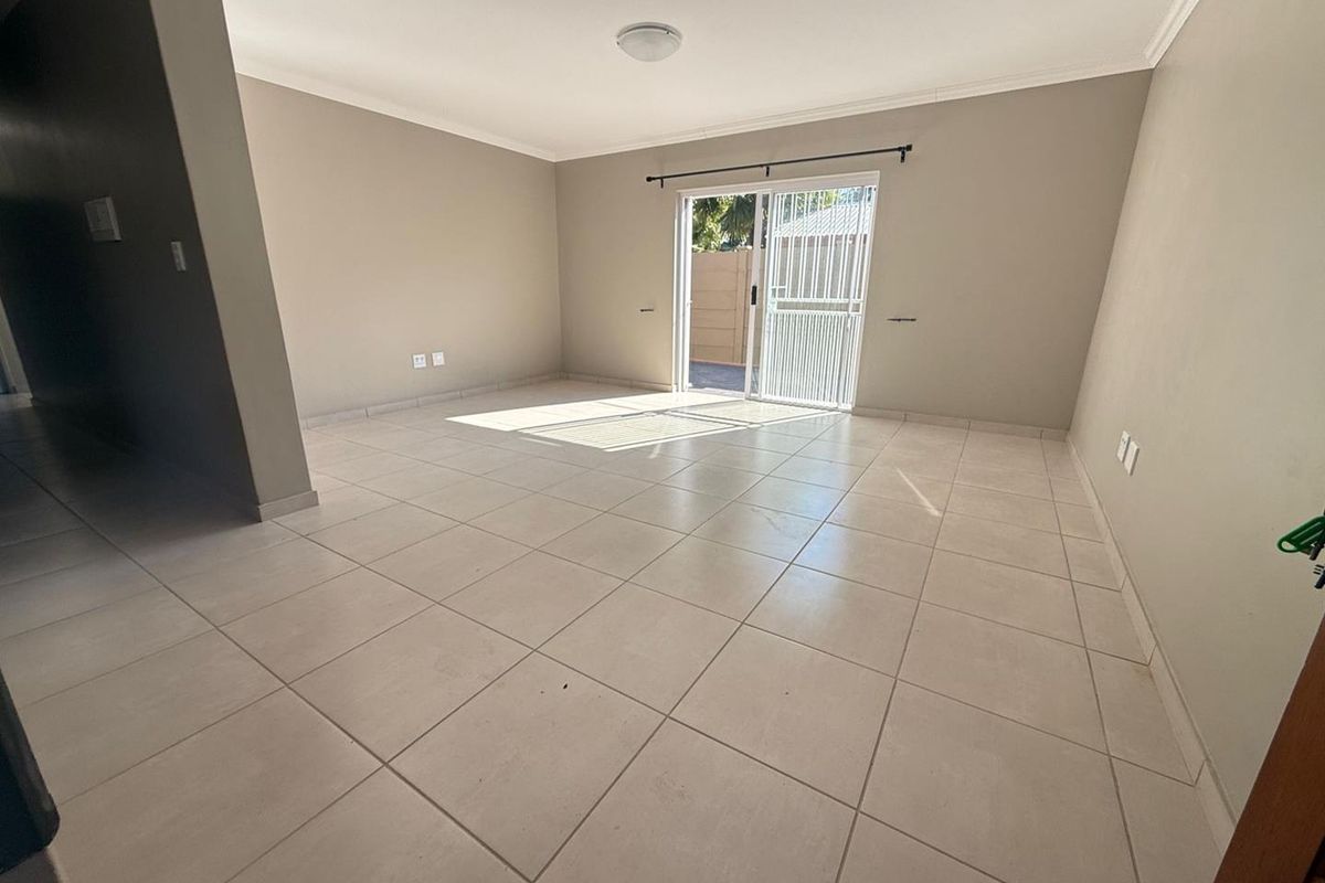 3 Bed, 1 bath  house in Villieria - Photo 3