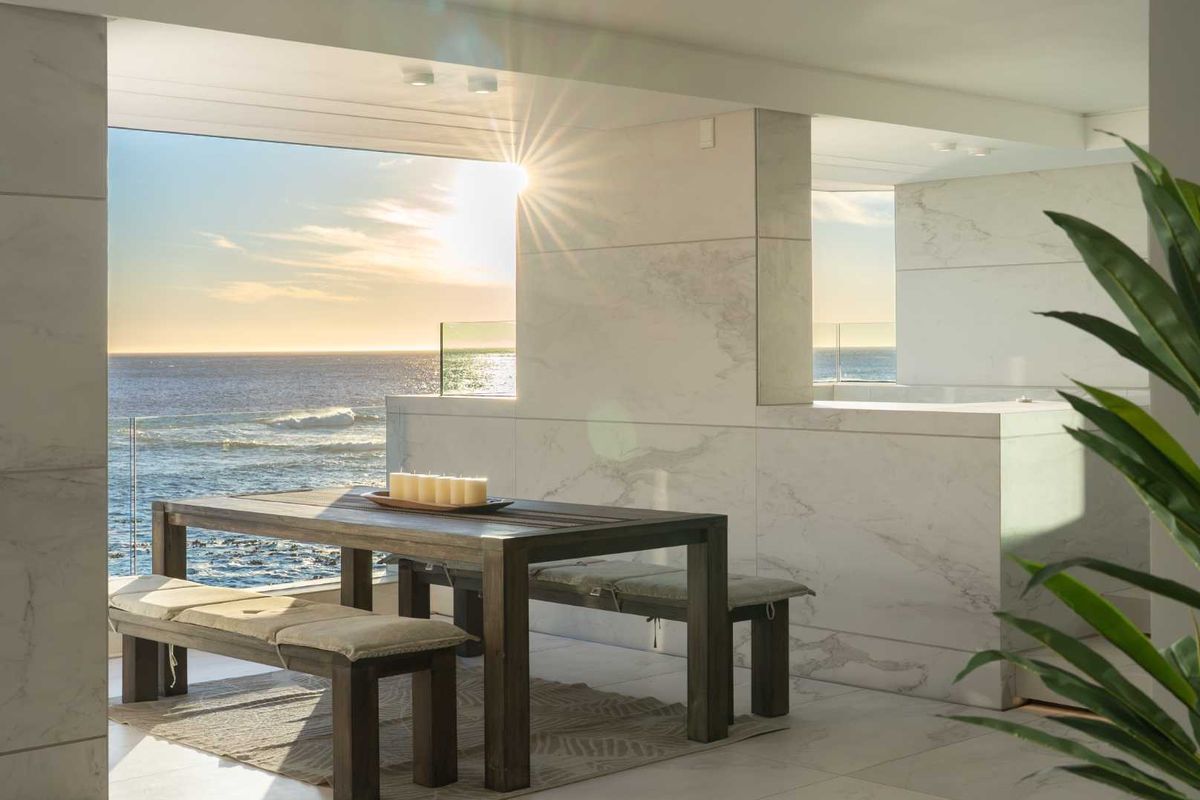 Exceptional Oceanfront Penthouse in Bantry Bay - Photo 5