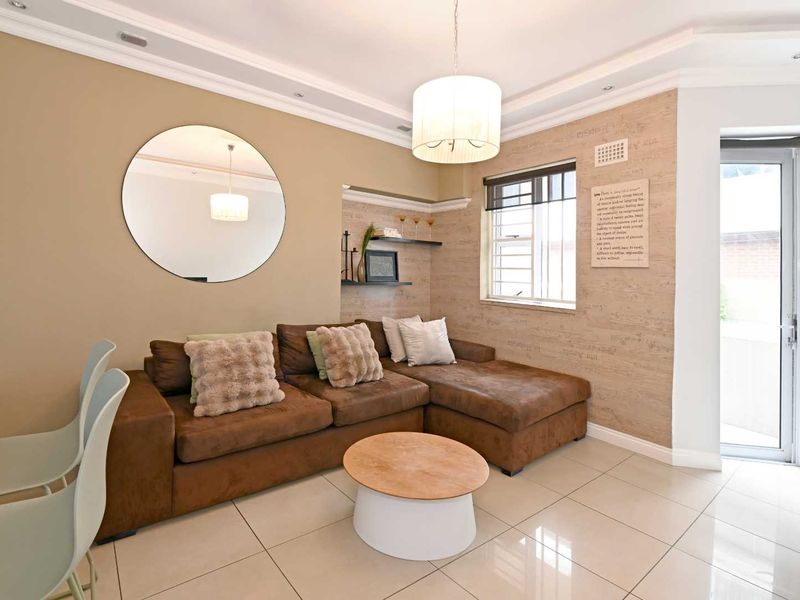 Prime Green Point Investment | Ground-Floor Apartment | Fully Furnished - Photo 7