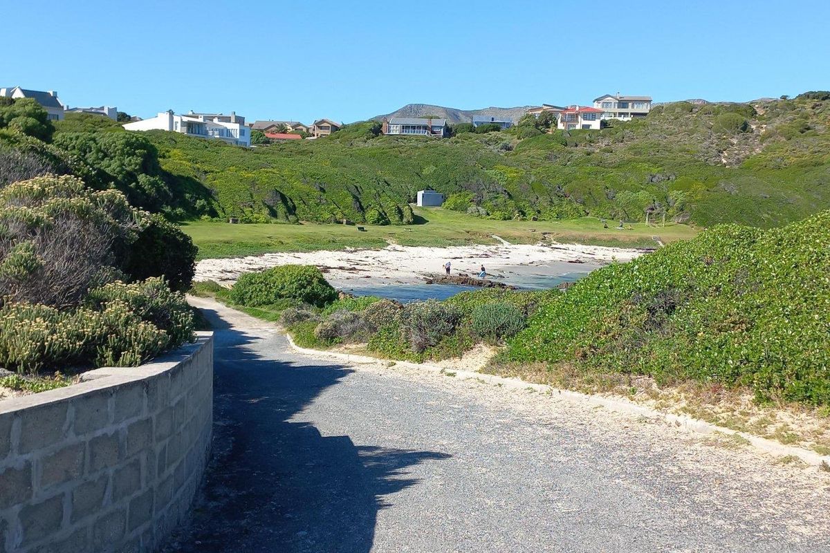 CLOSE TO THE SEA - Photo 3