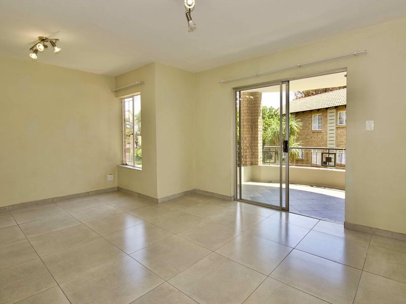 Fantastic Investment Property with a lock up garage - Photo 7