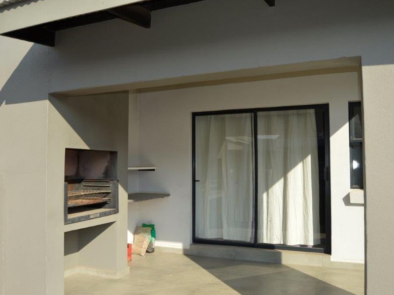 A Story of Home at De La Casa - Photo 6