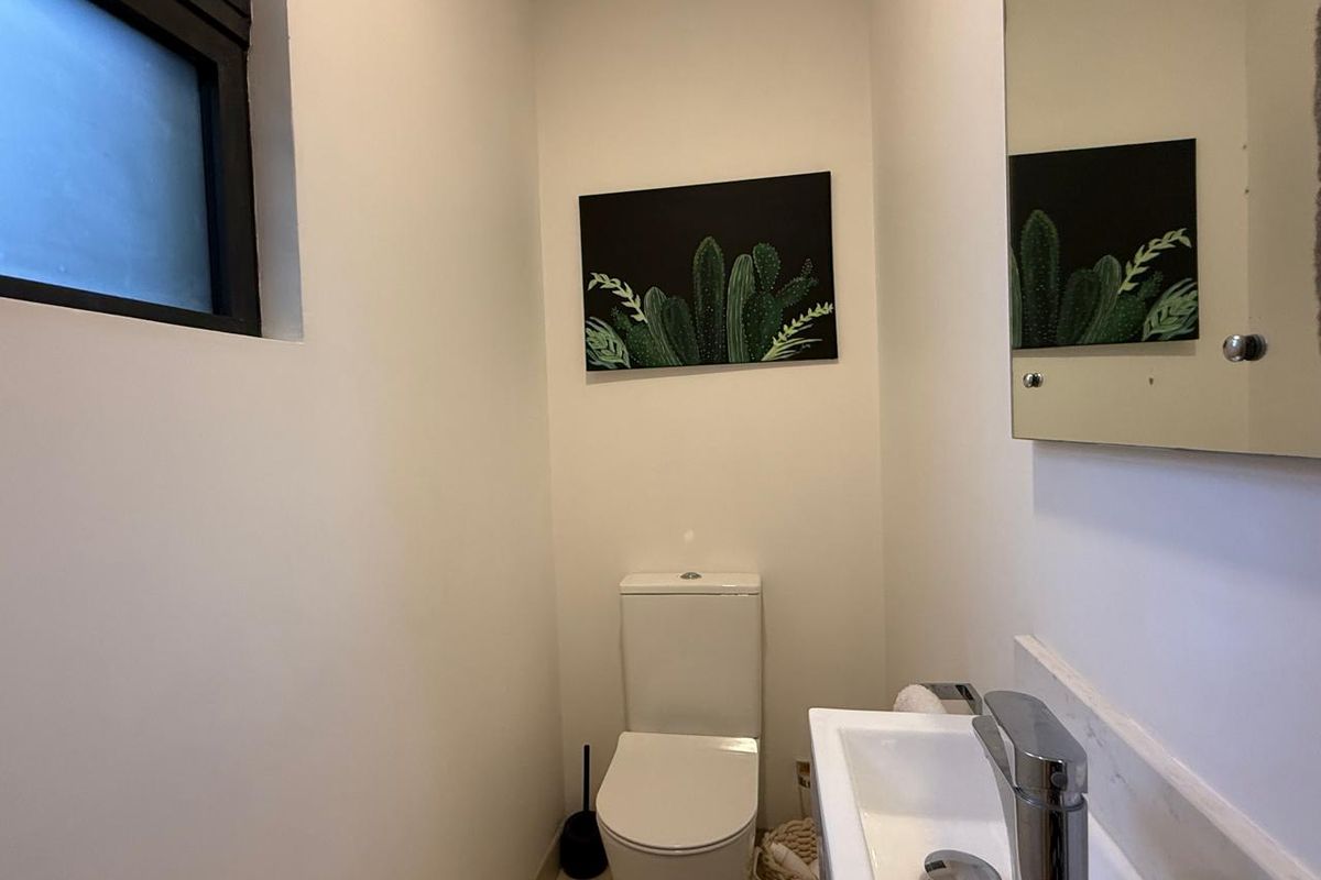 Coastal Family Living in the Heart of Péreybère - Photo 5