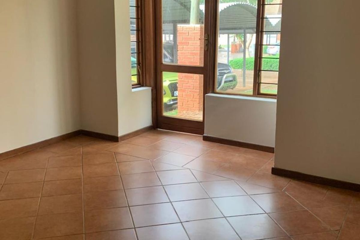 **Charming 2-Bedroom Apartment for Sale in 21 Zambezi Estates** - Photo 5