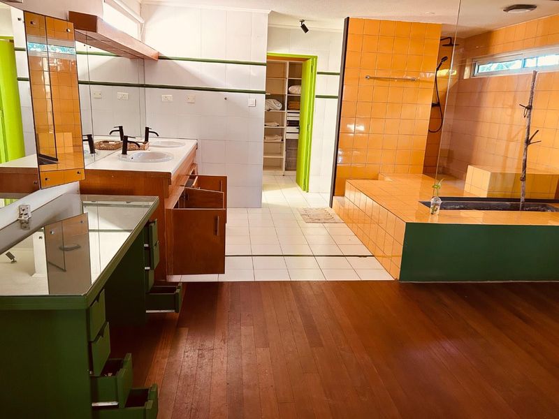 Unique Architect-Designed Contemporary Villa with Private Pool in Prime Pereybere Location - Photo 10