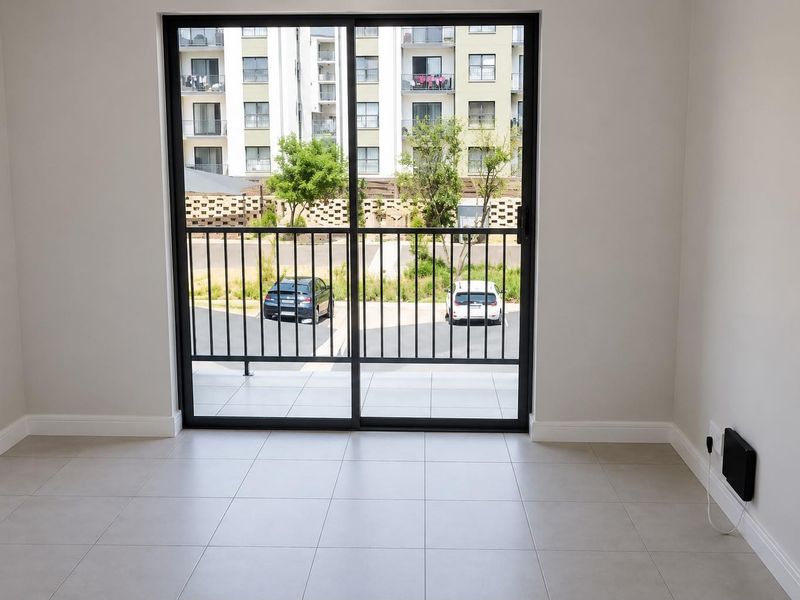 Modern 2 Bedroom, 1 Bathroom for Sale - Photo 2