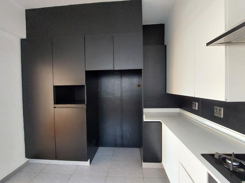 Spacious and modern, 1 bedroom, 1 bathroom apartment available in Killarney - Photo 3