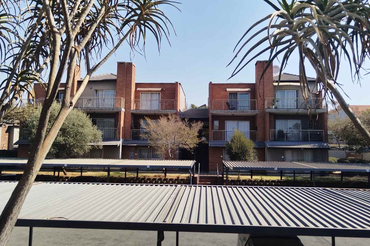 1st  Floor Double Storey Appartment - Photo 2