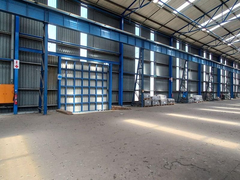 13251m2 Wadeville industrial warehouse to let - Photo 5