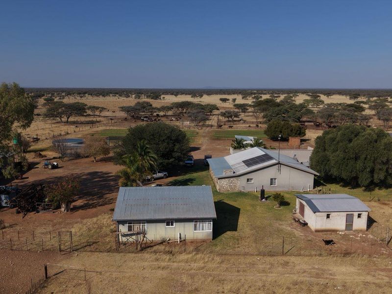 A genuine working farm for the serious agricultural buyer. - Photo 4