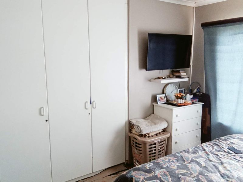 Spacious 3-Bedroom Townhouse in Secure, Sought-After Complex - Photo 10