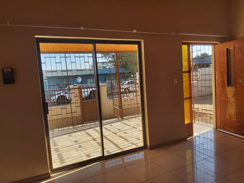 🏡 **Your Dream Home Awaits in Okahandja Extension 4!** 🏡 - Photo 3