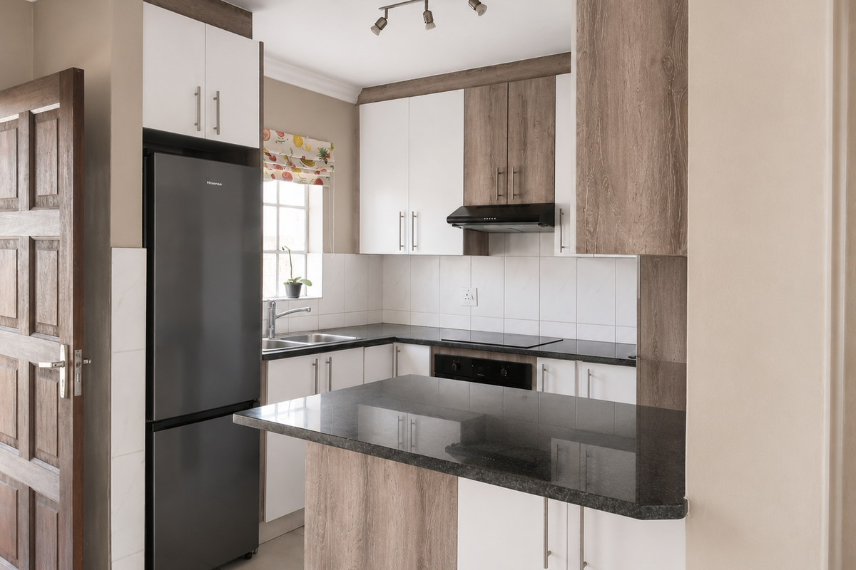 Spacious Living with 24/7 Security, Pet Friendly & Private Garden - Photo 3