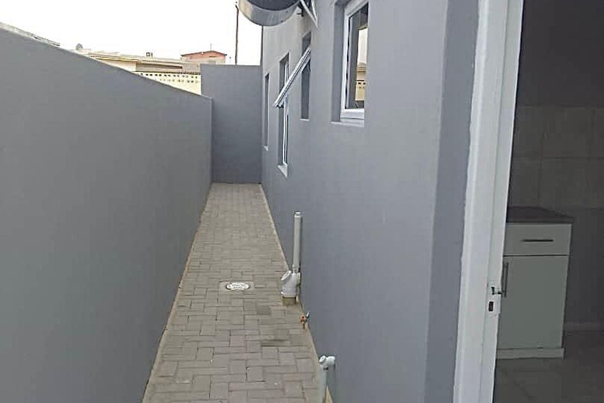 Spacious newly renovated house - Photo 3