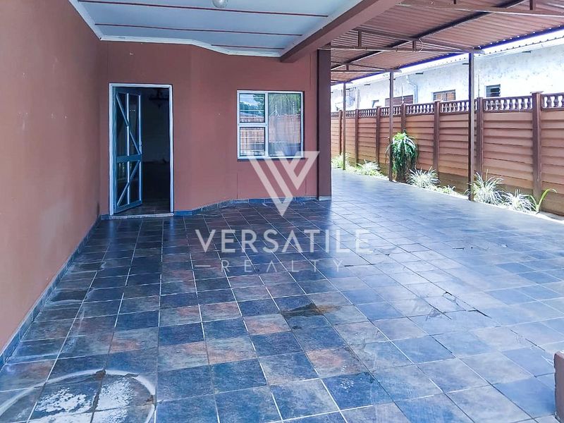 Exquisite Family Haven: Modern Comfort Meets Ultimate Convenience - Photo 4