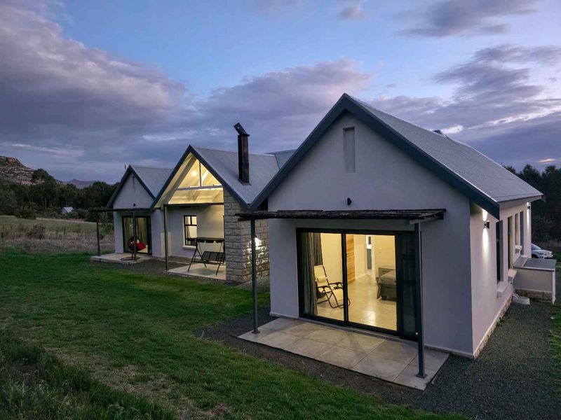 Contemporary Mountain Retreat with Panoramic Views | Clarens Mountain Estate - Photo 2