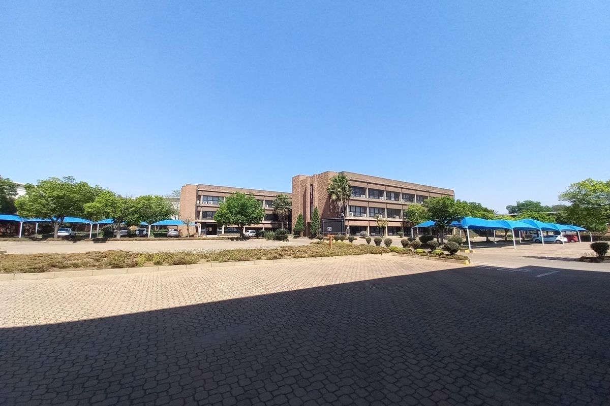 441m2 Alrode Office To Let - Photo 4