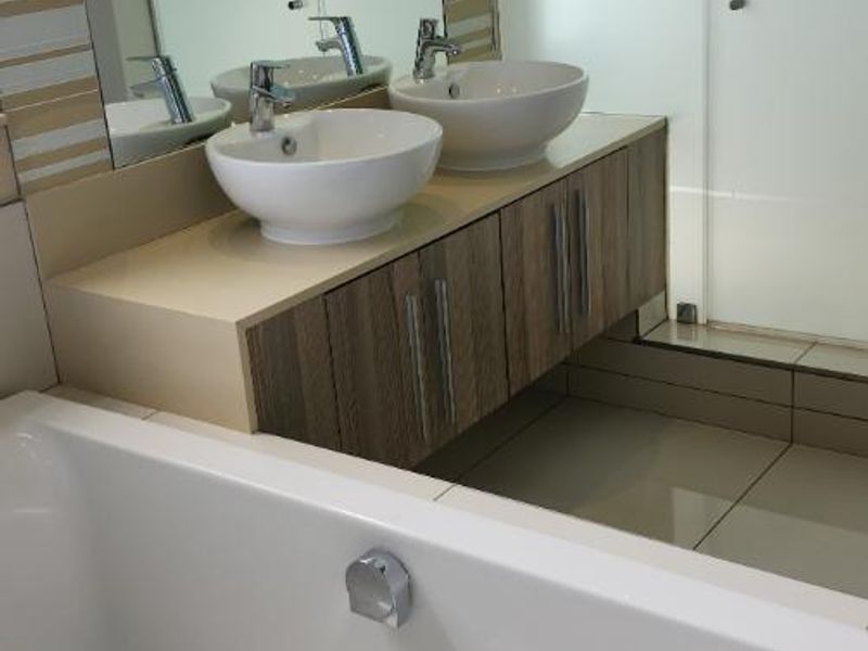 SOPHISTICATED 2 BED APARTMENT IN THIS STUNNING COMPLEX - Photo 8