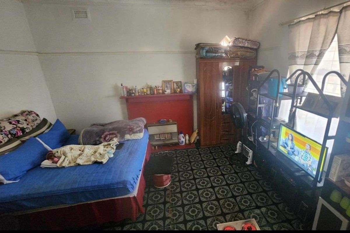 Spacious Property for Sale in Malvern, Johannesburg - Photo 5