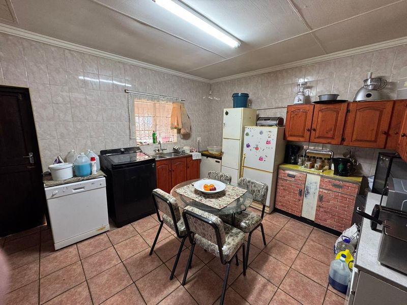 INVESTORS: STUDENT ACCOMODATION OR RENTAL - Photo 6