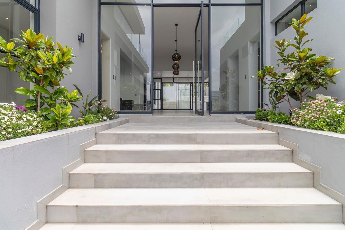 Newly Built Modern Family Home in Waterfall Country Estate - Photo 3