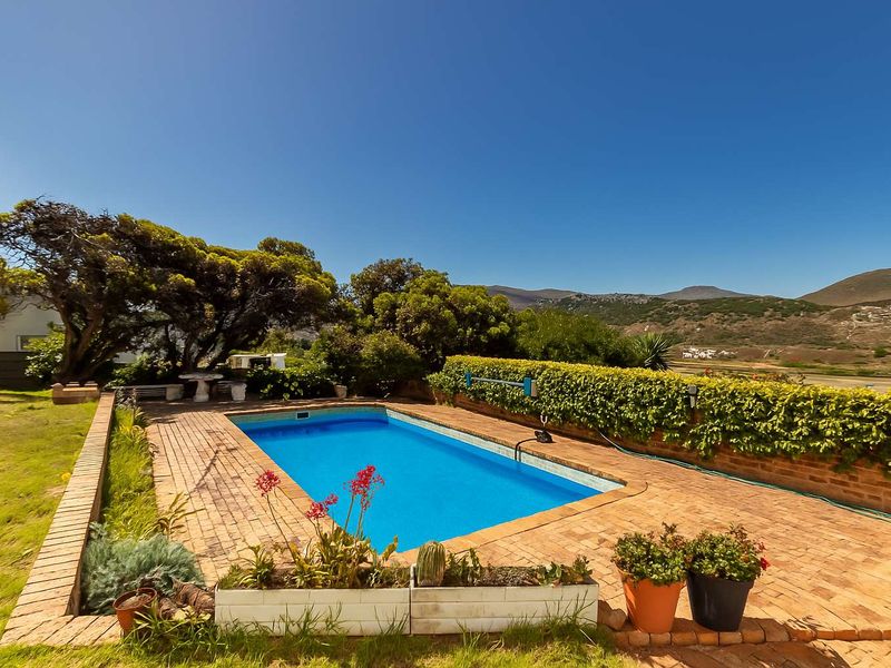 Character-Filled Family Home with Art Deco Flair and Potential - Photo 2