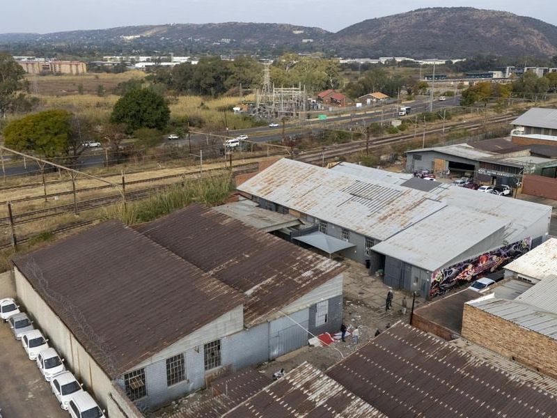 PRIME INDUSTRIAL COMPLEX WITH THREE WORKSHOPS ON CONSOLIDATED STANDS - Photo 2